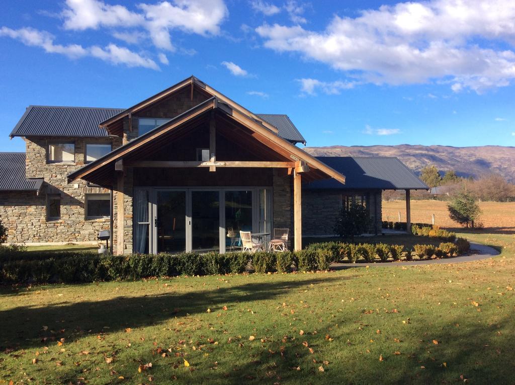 Golfcourse Road Chalets And Lodge Wanaka Exterior photo