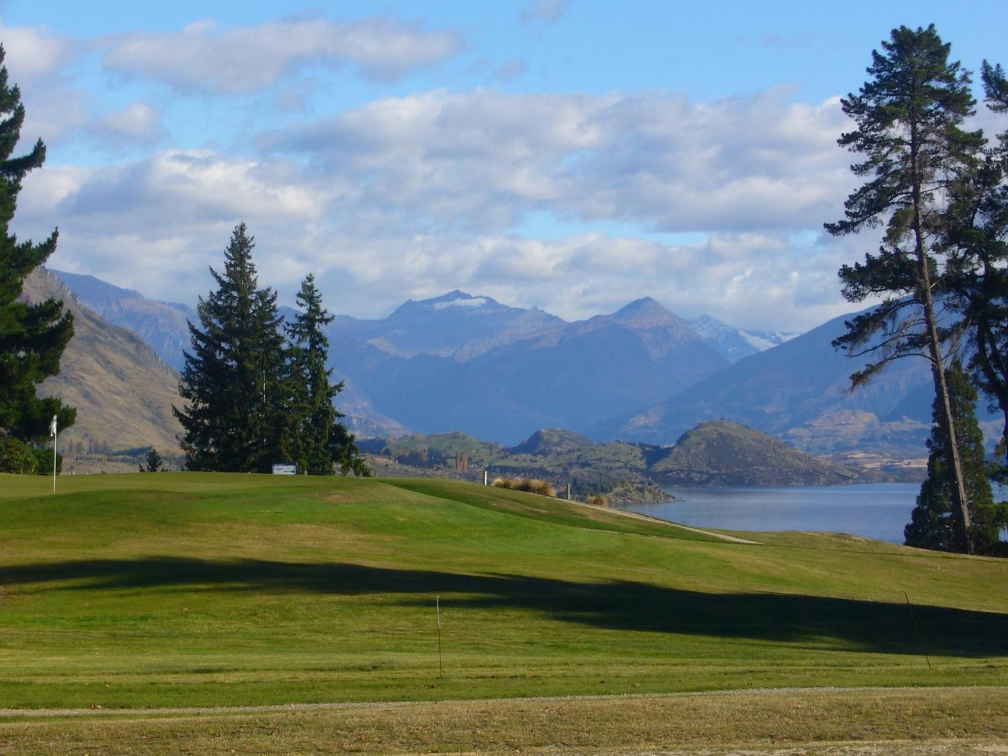 Golfcourse Road Chalets And Lodge Wanaka Exterior photo