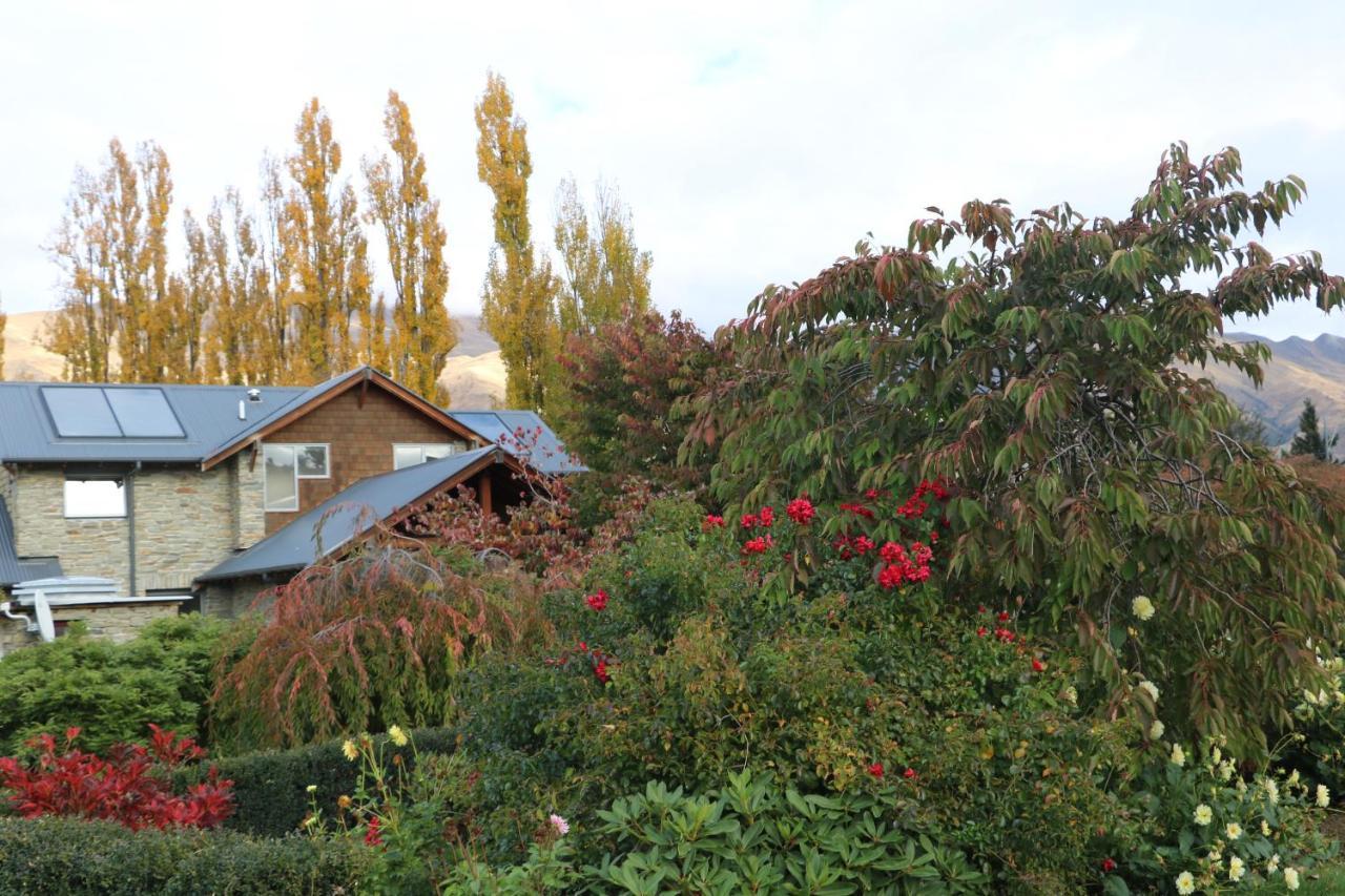 Golfcourse Road Chalets And Lodge Wanaka Exterior photo